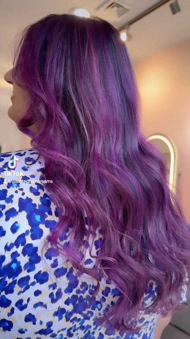 This was my calling when I first stepped on the scene as a baby colorist! 12 years later, its amazing still having this skill! 

#colorist #fashiontoneshair #vividhair #purplegang #purplehairdontcare #purplehair #curlyhair #nyccolorist #hairinspo #livedinhair